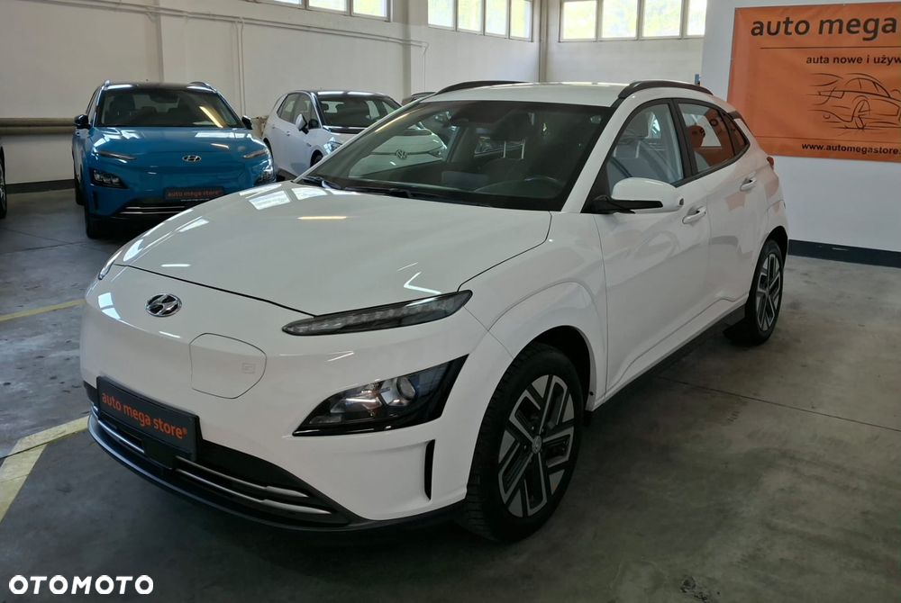 Hyundai Kona Select - 2