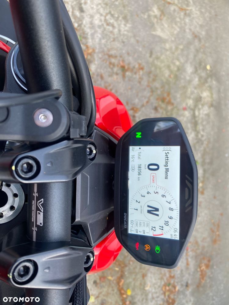 Ducati Streetfighter V2 - 9