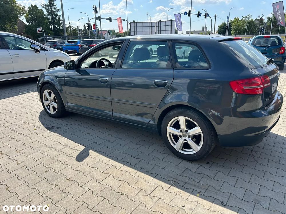 Audi A3 1.6 TDI DPF Attraction - 9