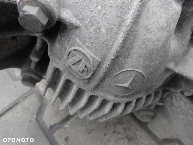 MERCEDES ML W164 05r- 3.0 CDI DYFER MOST TYŁ - 4