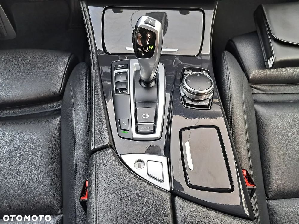 BMW Seria 5 525d xDrive Sport-Aut Modern Line - 25