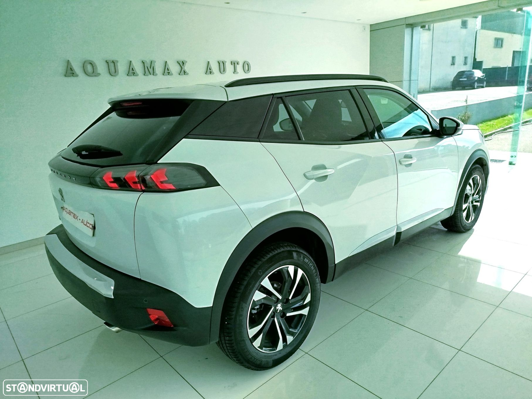 Peugeot 2008 1.5 BlueHDi Allure Pack - 4