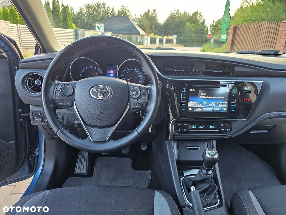 Toyota Auris 1.6 Premium - 15