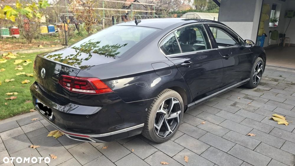 Volkswagen Passat 2.0 TDI Elegance DSG - 2