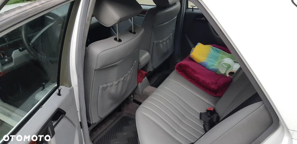 Mercedes-Benz W124 (1984-1993) - 12