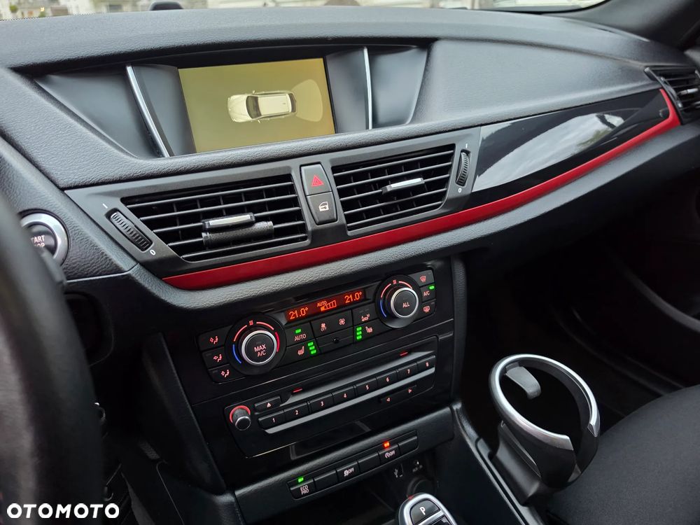 BMW X1 sDrive18d Sport Line - 16