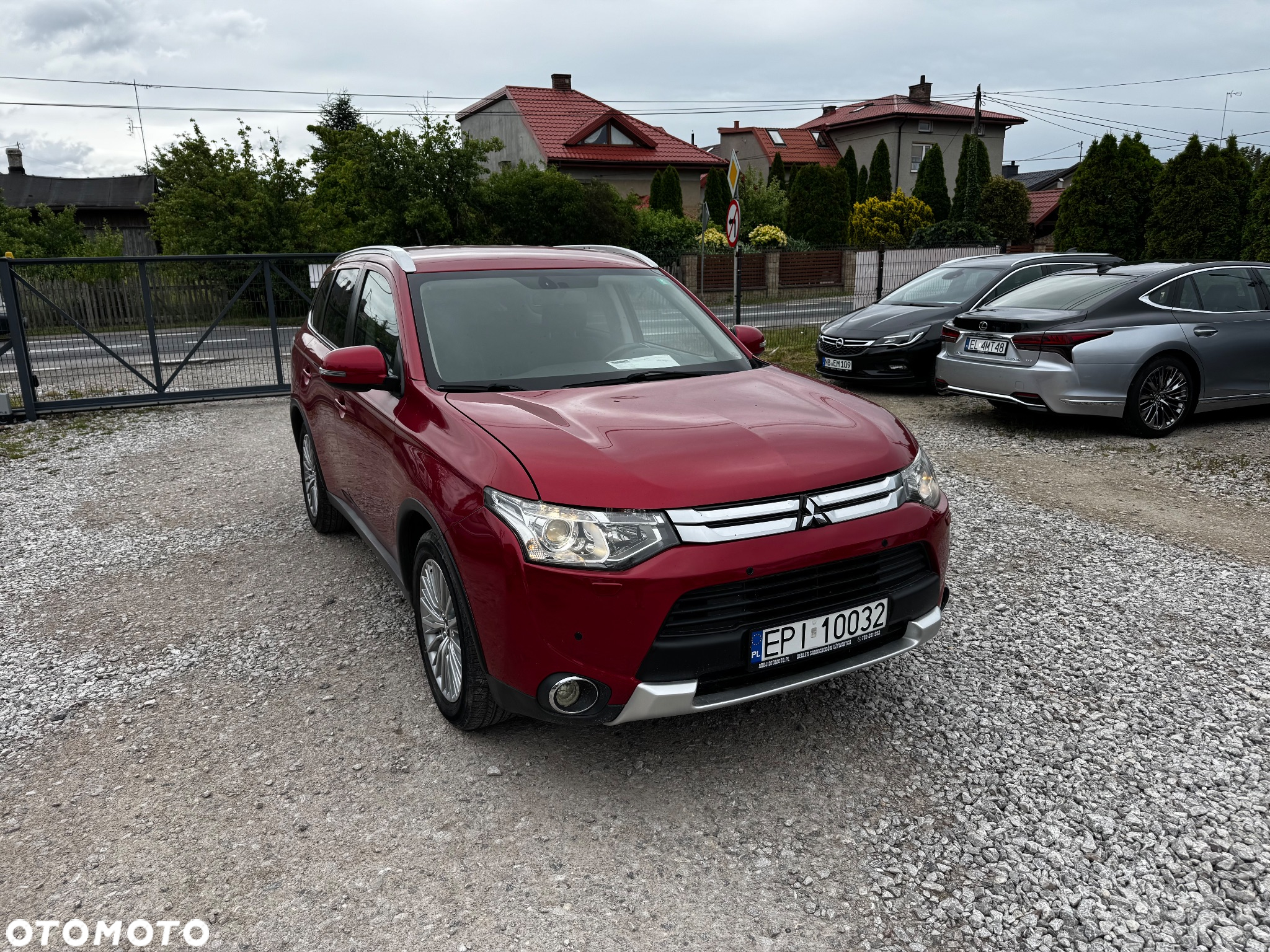 Mitsubishi Outlander 2.0 Instyle + 4WD CVT - 17