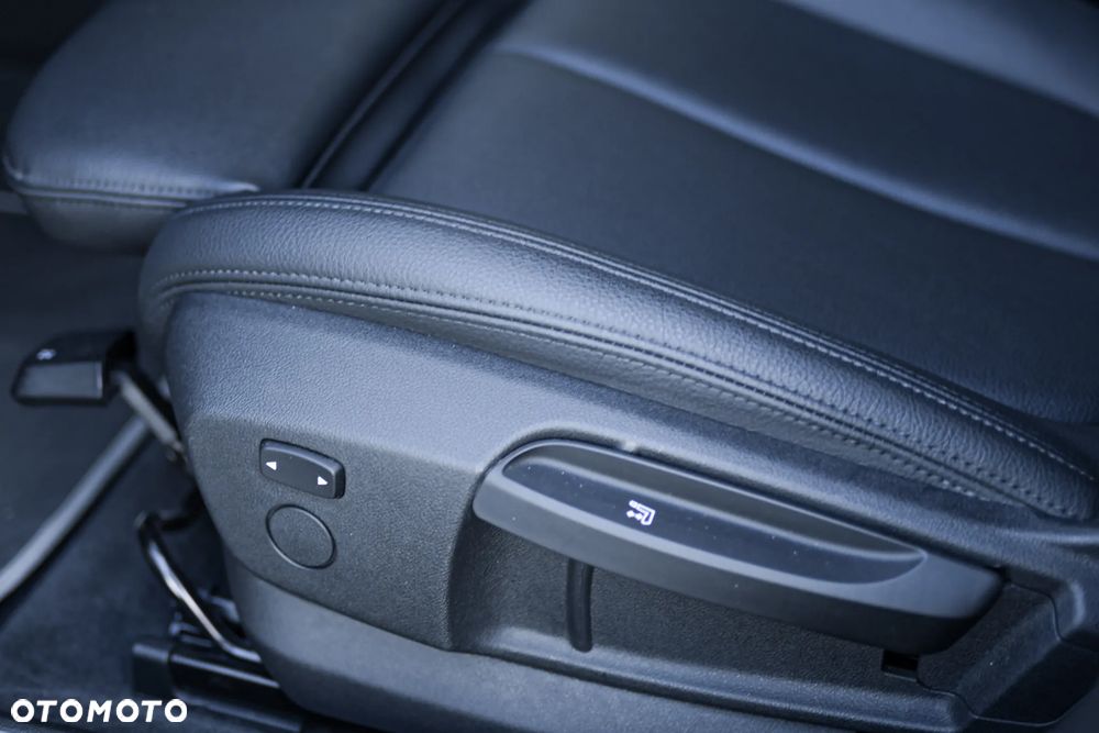 BMW Seria 2 218i Luxury Line - 27