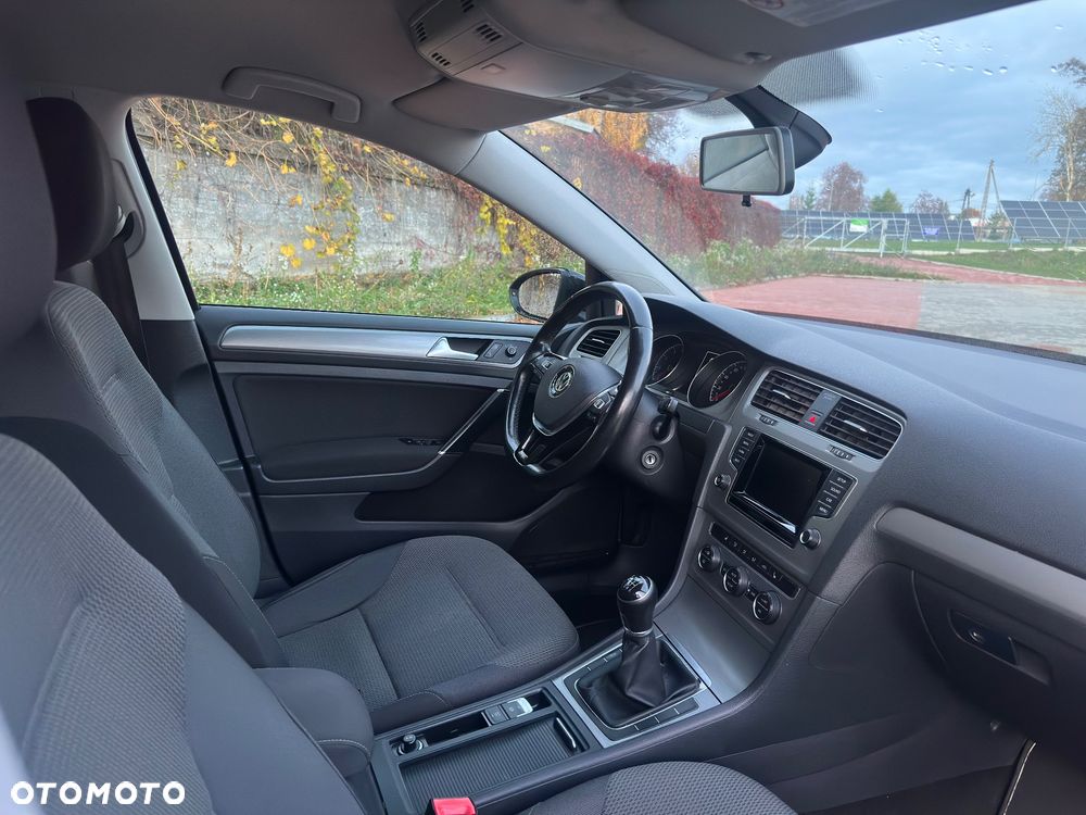 Volkswagen Golf - 17
