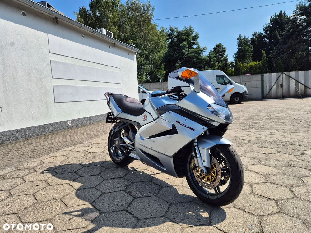Aprilia RST - 1