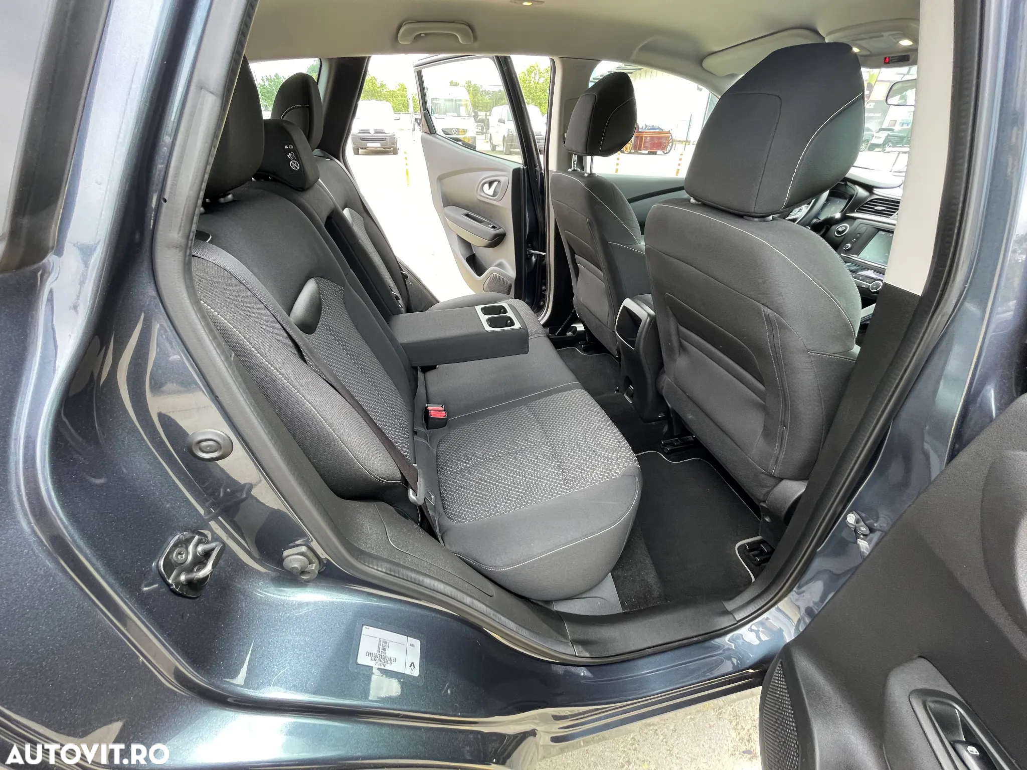 Renault Kadjar Energy dCi 110 EDC Business - 37