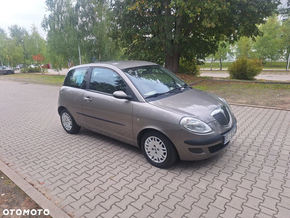 Lancia Ypsilon 1.2 8V Argento (5 os.) - 4