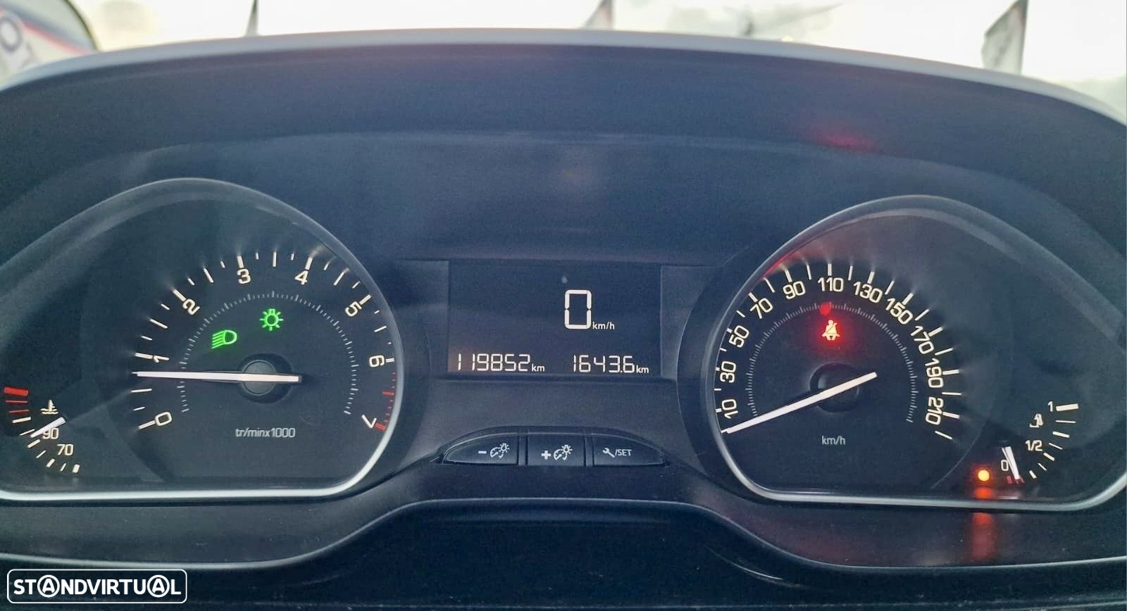 Peugeot 2008 1.2 PureTech Style - 6