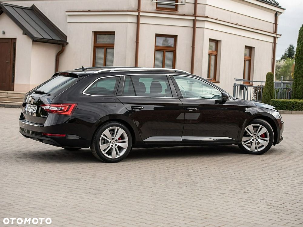 Skoda Superb 2.0 TDI DSG Premium Edition - 17