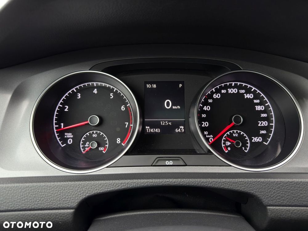 Volkswagen Golf - 21