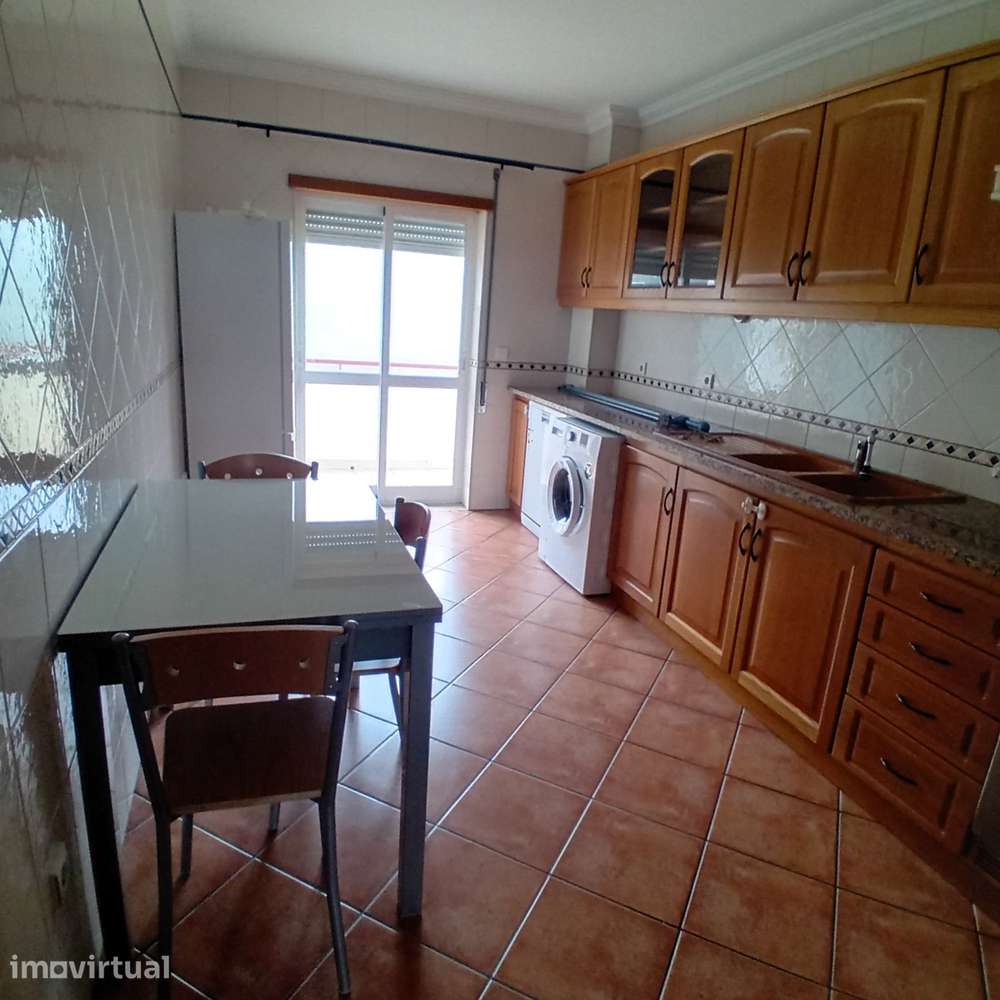 Apartamento T2 pronto a habitar com varanda - Grande imagem: 3/14