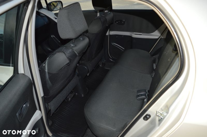 Toyota Yaris - 15