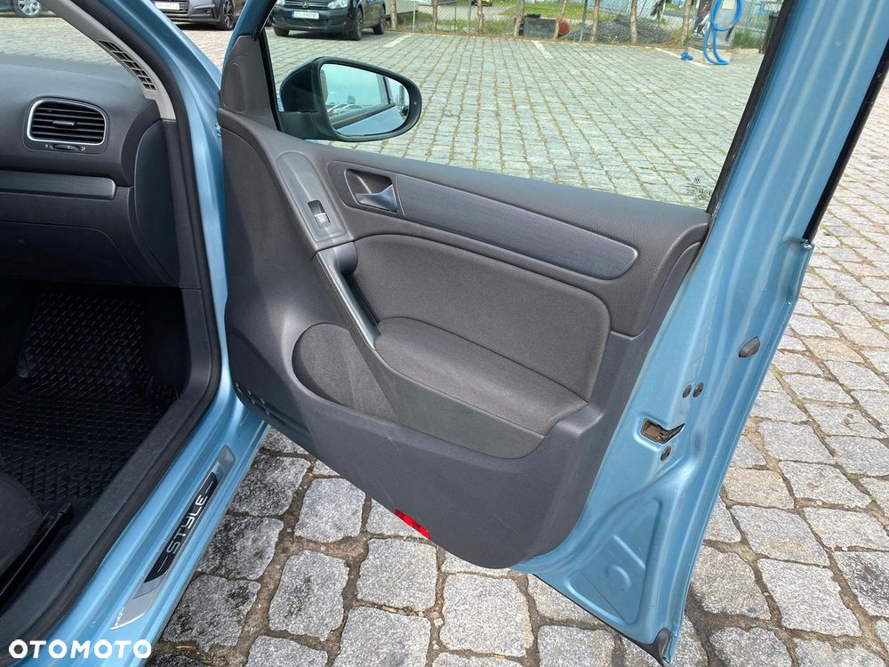 Volkswagen Golf 1.6 TDI DPF DSG Style - 16