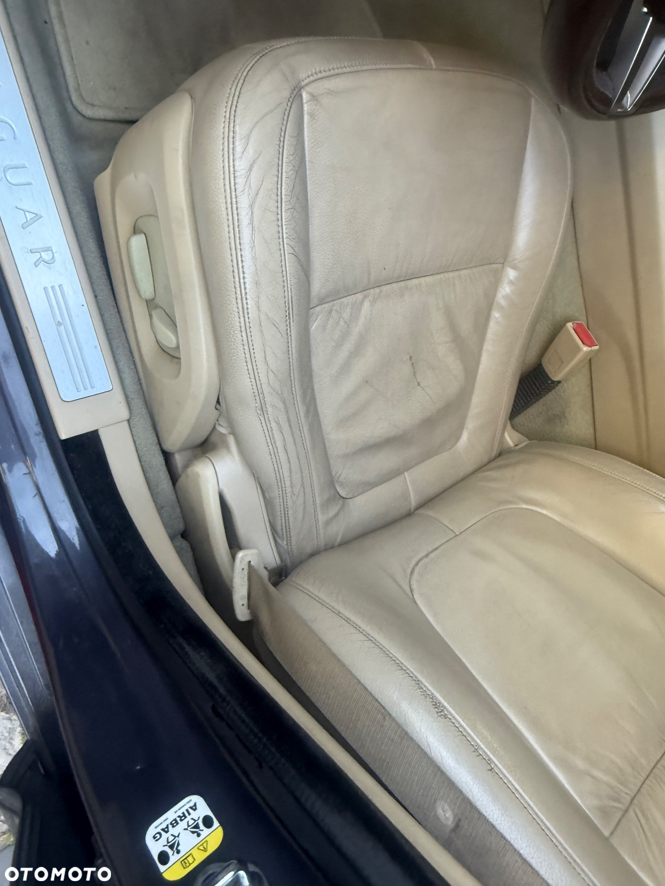 Jaguar XF 2.7 V6 D Luxury - 13