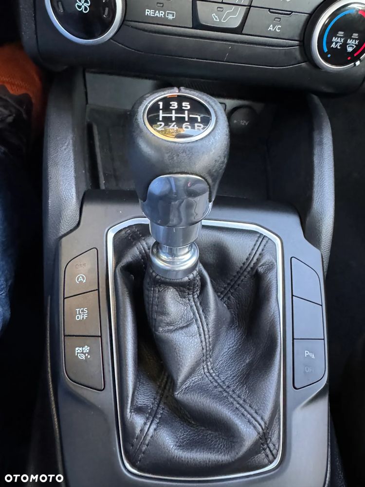Ford Focus 1.0 EcoBoost mHEV Titanium - 28