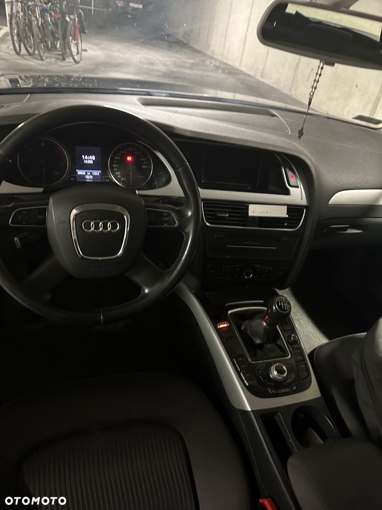 Audi A4 Limousine - 7
