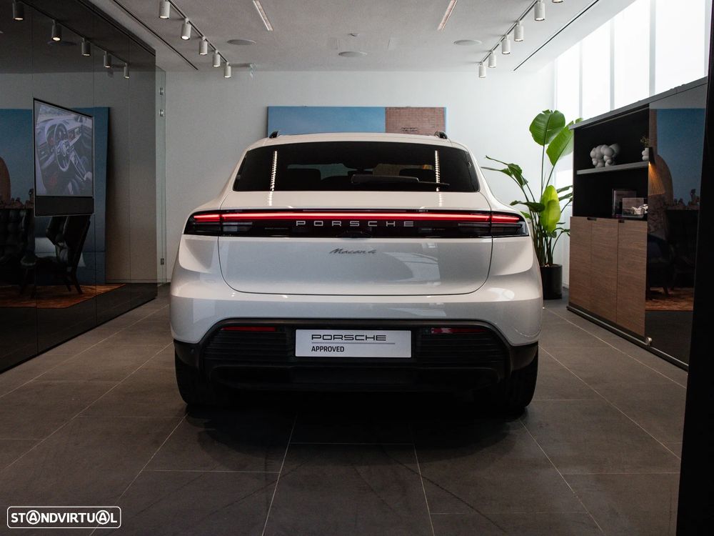 Porsche Macan Electric 4 - 9
