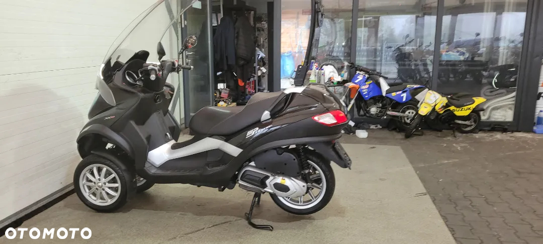 Piaggio MP-3 - 22