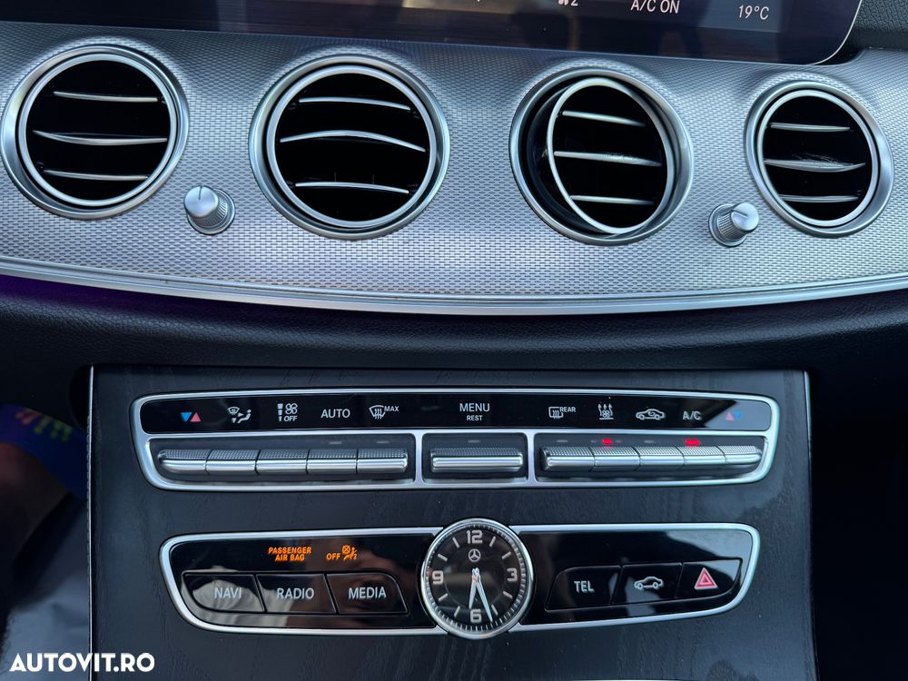Mercedes-Benz E 300 Aut. - 26