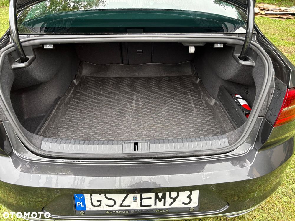 Volkswagen Passat - 9