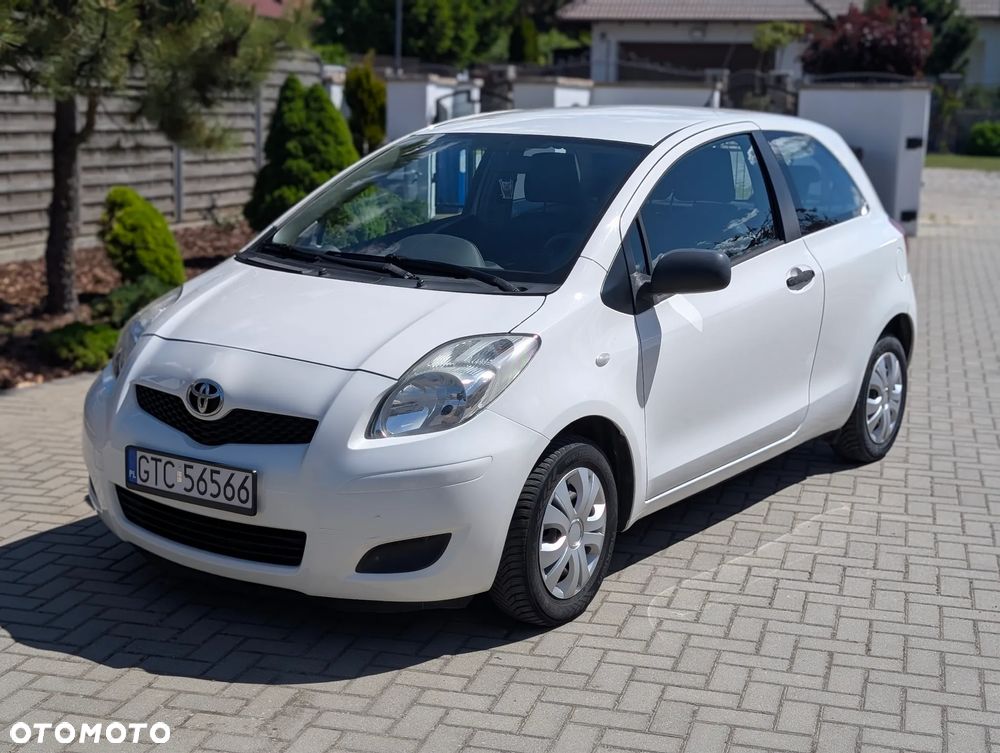 Toyota Yaris - 10