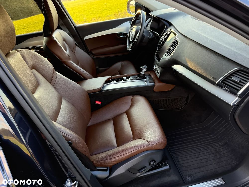 Volvo XC 90 D5 SCR AWD Momentum - 7