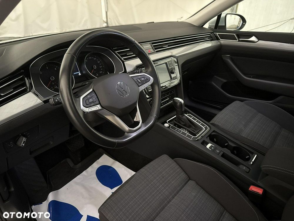 Volkswagen Passat - 14