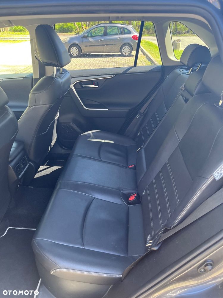 Toyota RAV4 2.5 XLE - 12