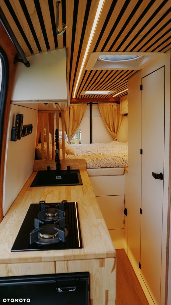 Mercedes-Benz Sprinter 907.235 - 23