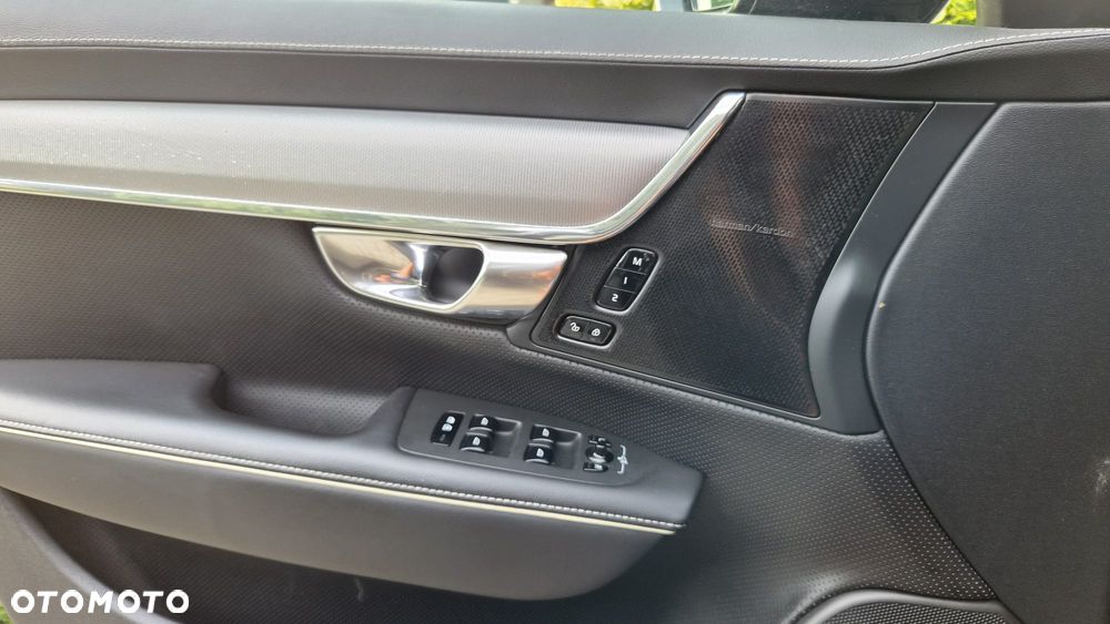 Volvo V90 T8 AWD Plug-In Hybrid R-Design - 6