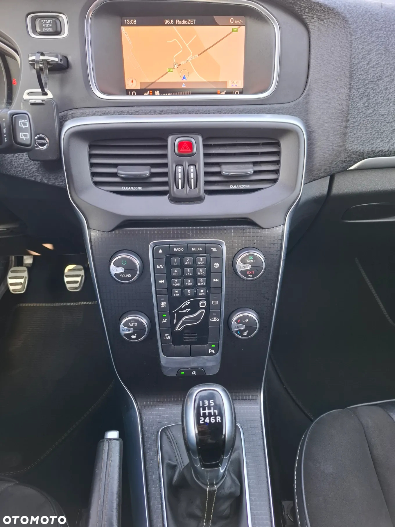 Volvo V40 D2 Drive-E R-Design Kinetic - 39