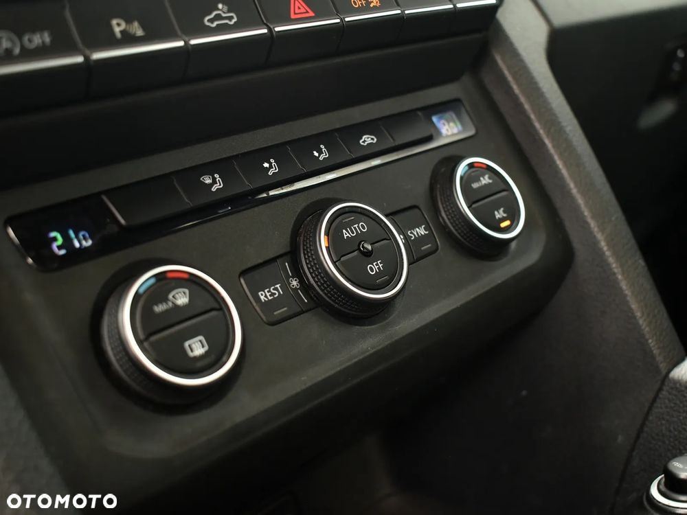 Volkswagen Amarok - 22