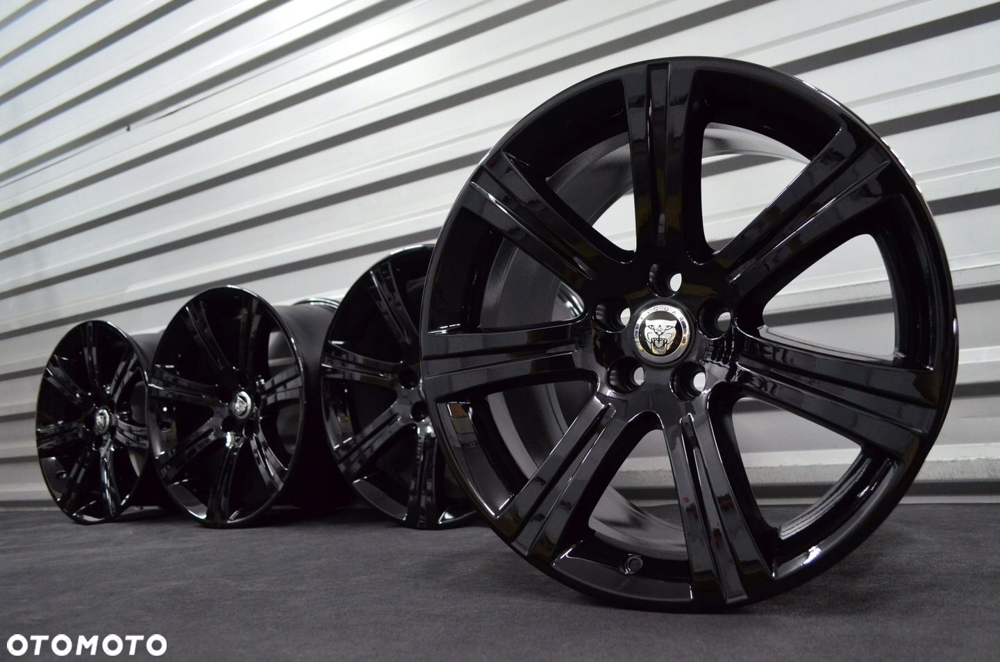 Felgi 5x108 8,5/9,5J R18 Jaguar XF X250 6W831007AB - 3