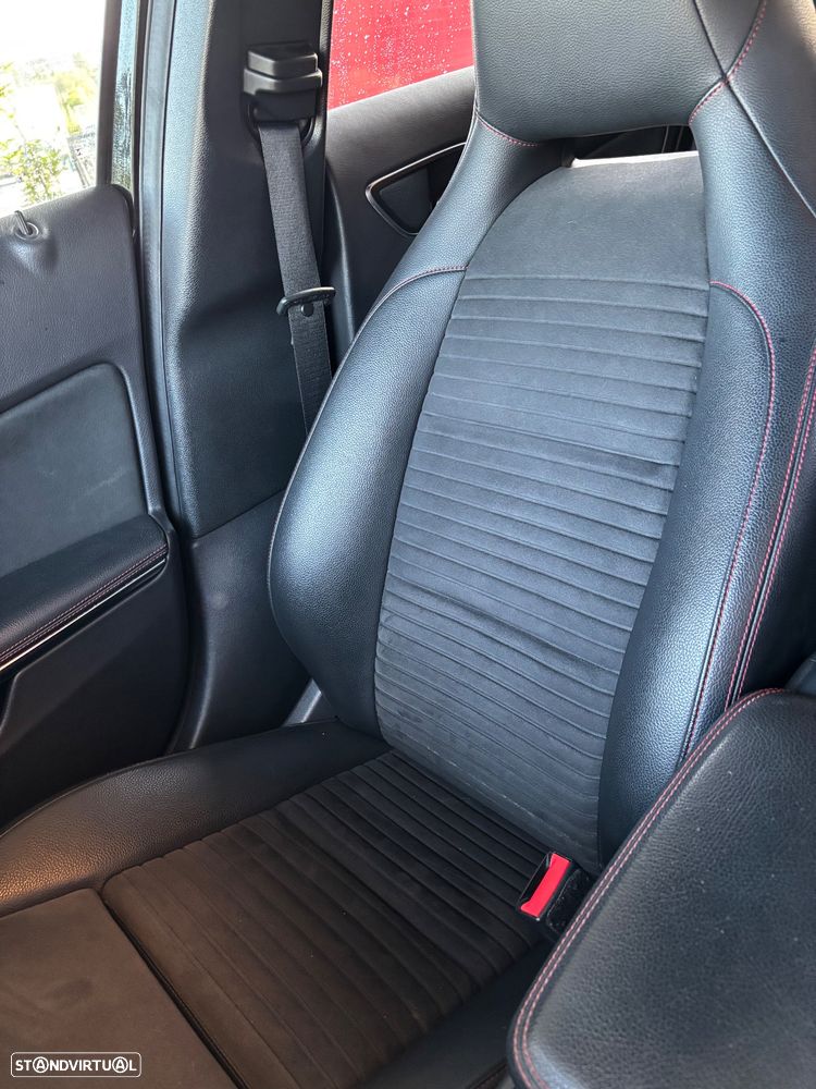 Mercedes-Benz A 180 d AMG Line - 12