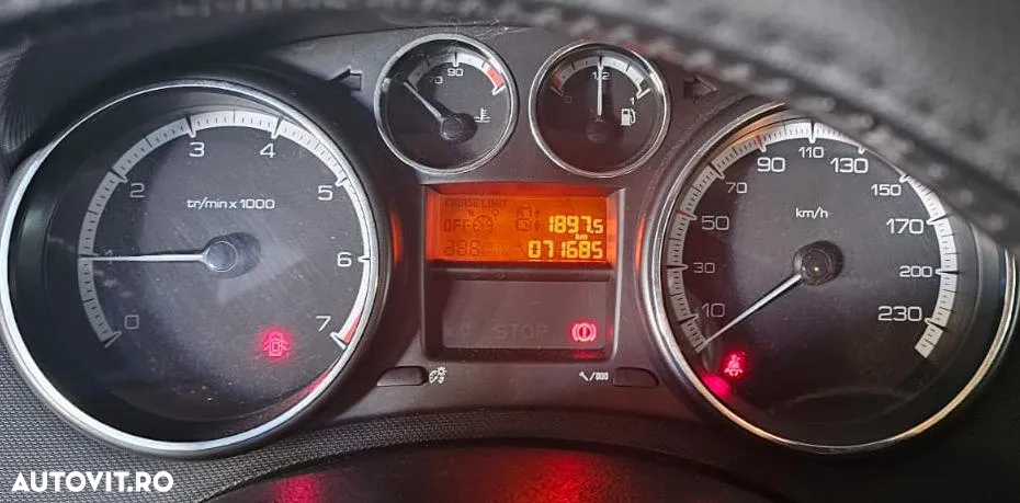 Peugeot 308 CC 1.6 E Premium - 23