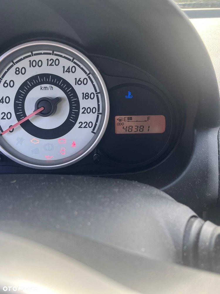 Mazda 2 - 4