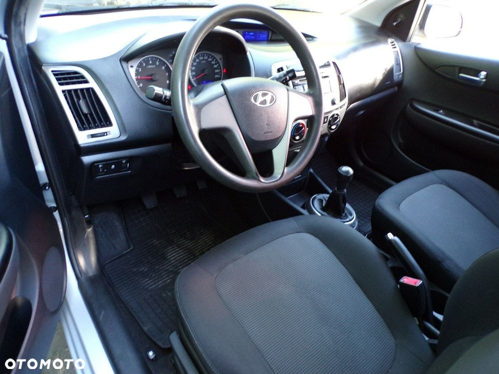 Hyundai i20 - 23