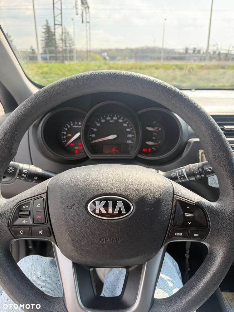 Kia Rio 1.2 M - 13
