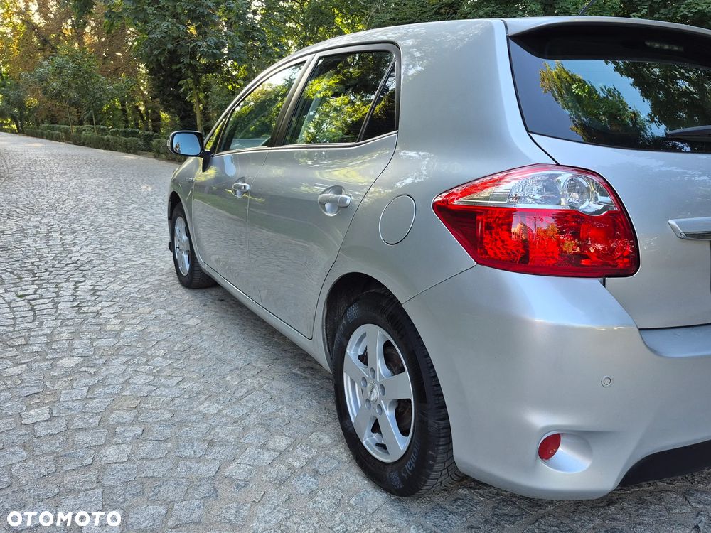 Toyota Auris 1.8 HSD Luna - 11