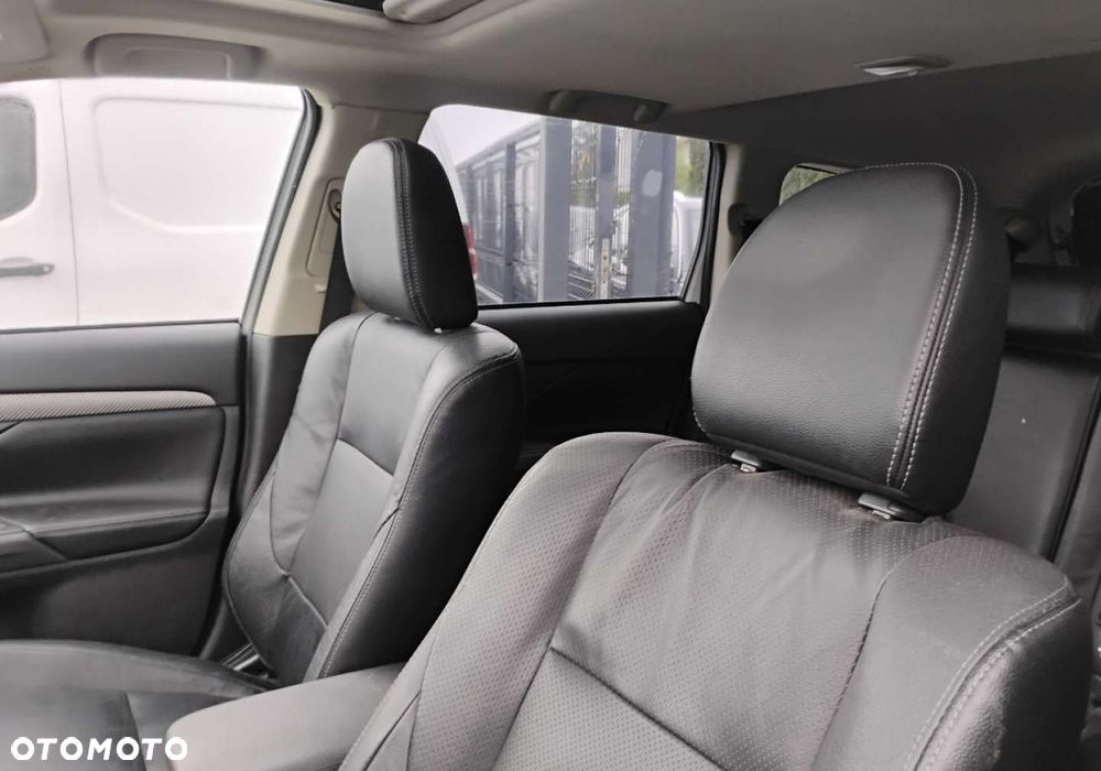Mitsubishi Outlander - 9