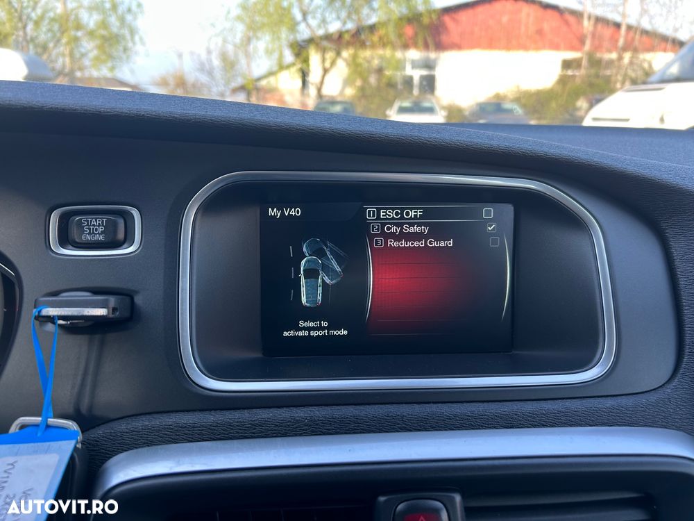 Volvo V40 D4 VEA Momentum - 17