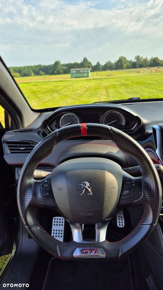 Peugeot 208 GTI 200 THP - 19
