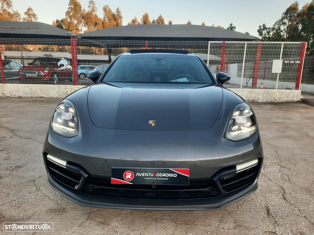 Porsche Panamera 4 E-Hybrid - 3