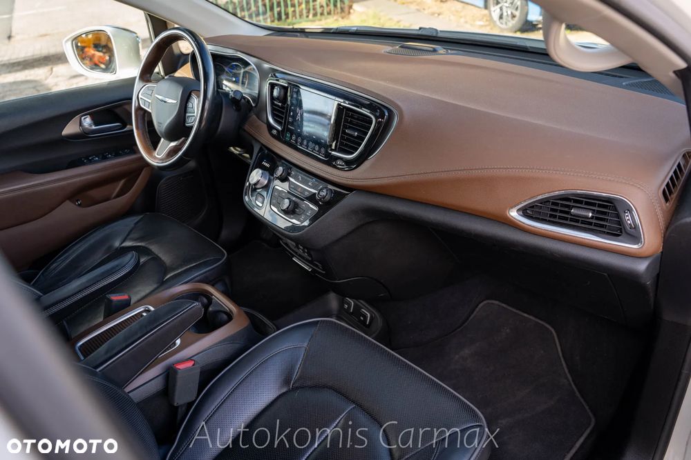 Chrysler Pacifica - 20
