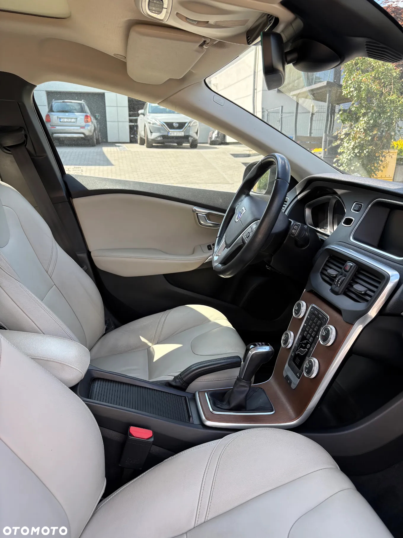 Volvo V40 D2 Drive-E Momentum - 6